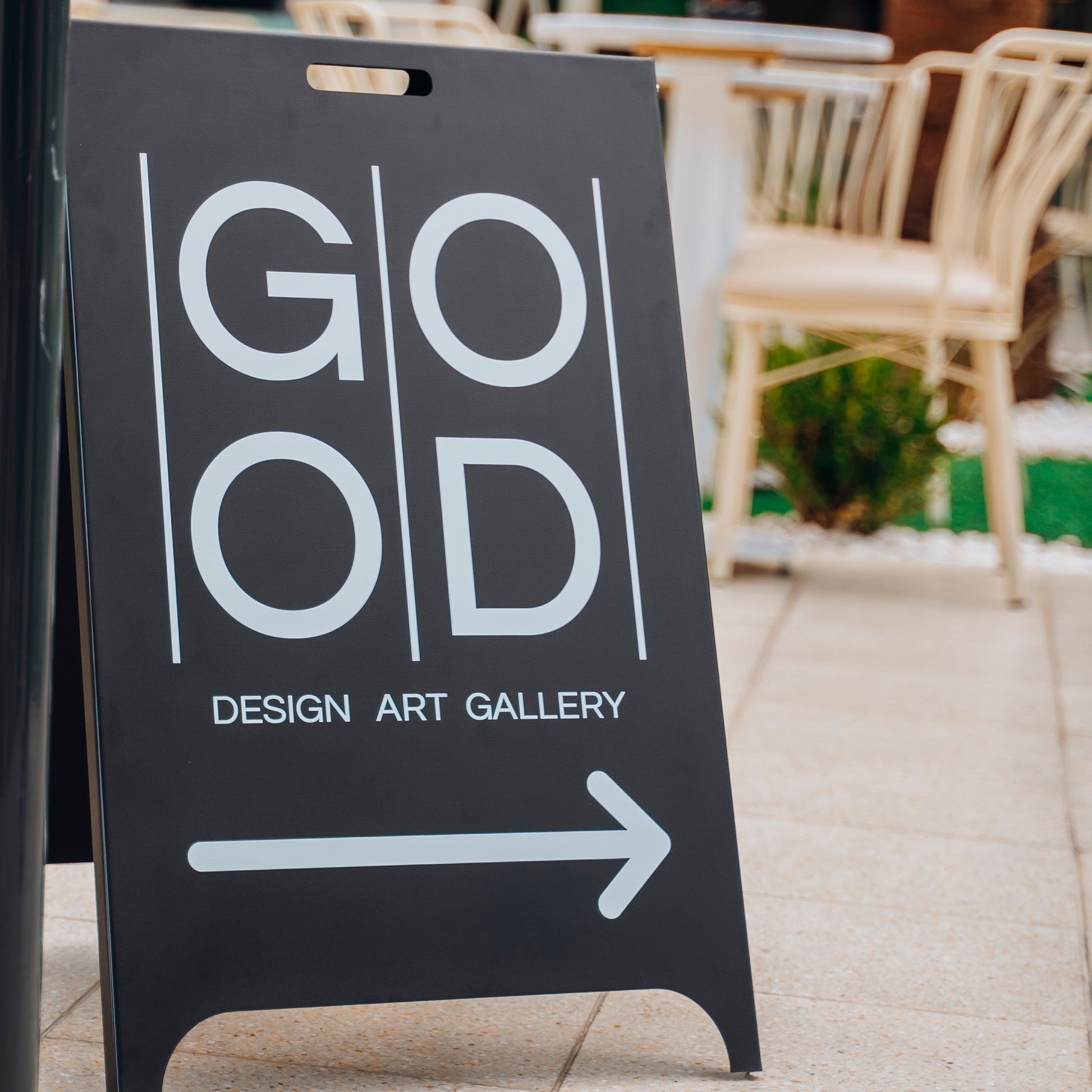 Shire | Sidewalk Sign Mauda