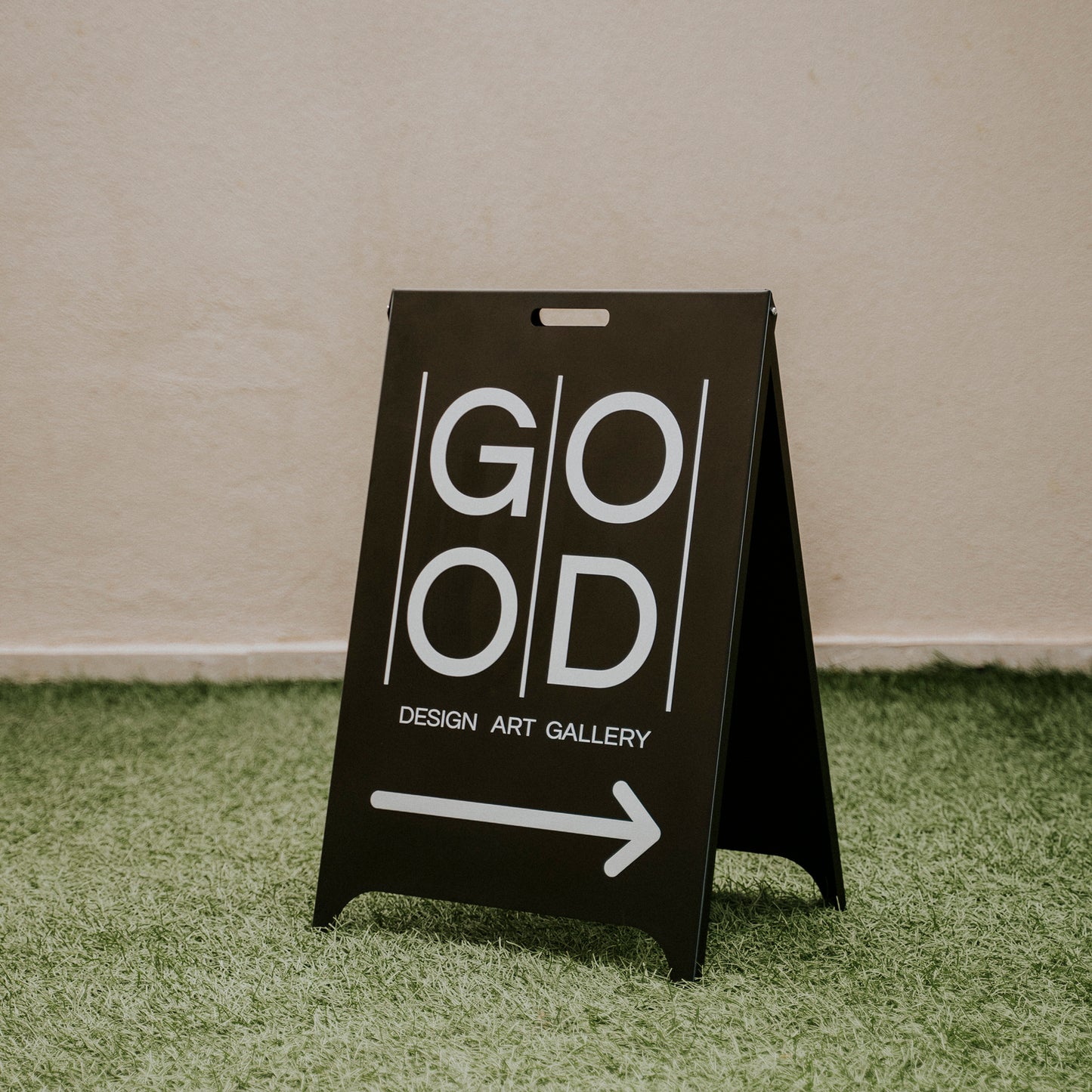 Shire | Sidewalk Sign Mauda